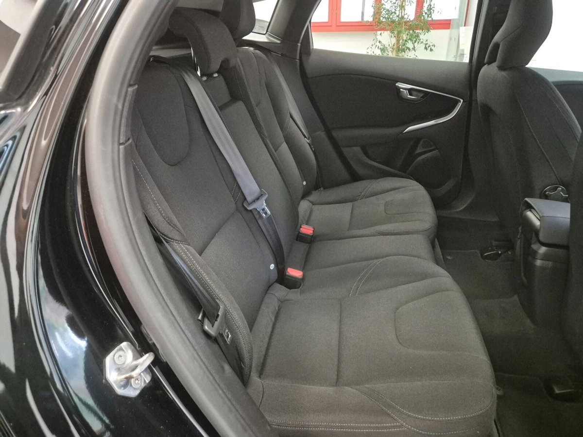Volvo V40 D2 Business (8)