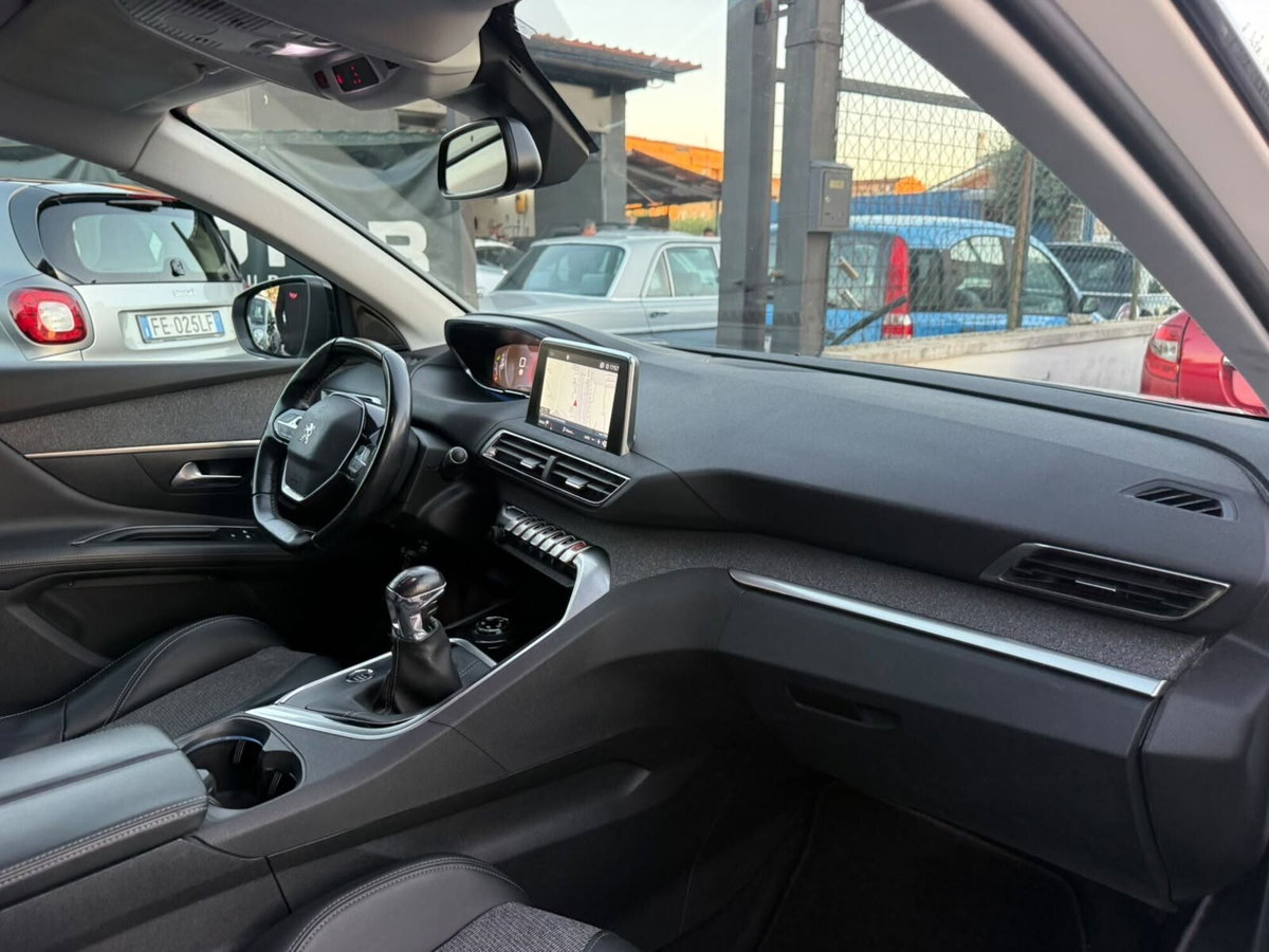 Peugeot 3008 BlueHDi 130 S&S Crossway (8)
