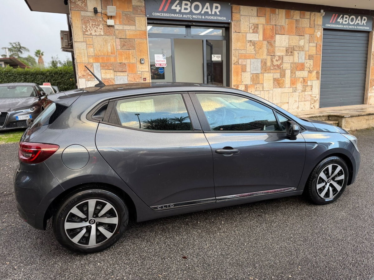 Renault Clio Full Hybrid E-Tech 140 CV 5 porte E-Tech (6)