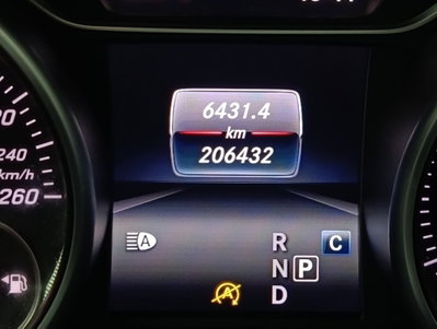 Mercedes-Benz CLA Shooting Brake 200 d Automatic Premium (12)