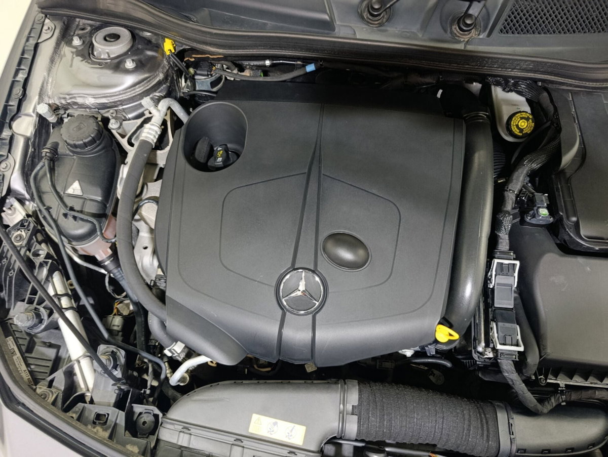 Mercedes-Benz CLA Shooting Brake 200 d Automatic Premium (17)