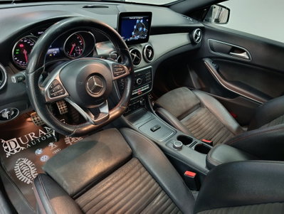 Mercedes-Benz CLA Shooting Brake 200 d Automatic Premium (9)
