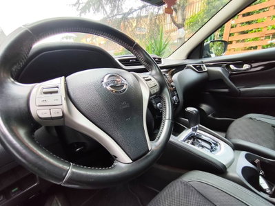 Nissan Qashqai 1.6 dCi 2WD Tekna (14)