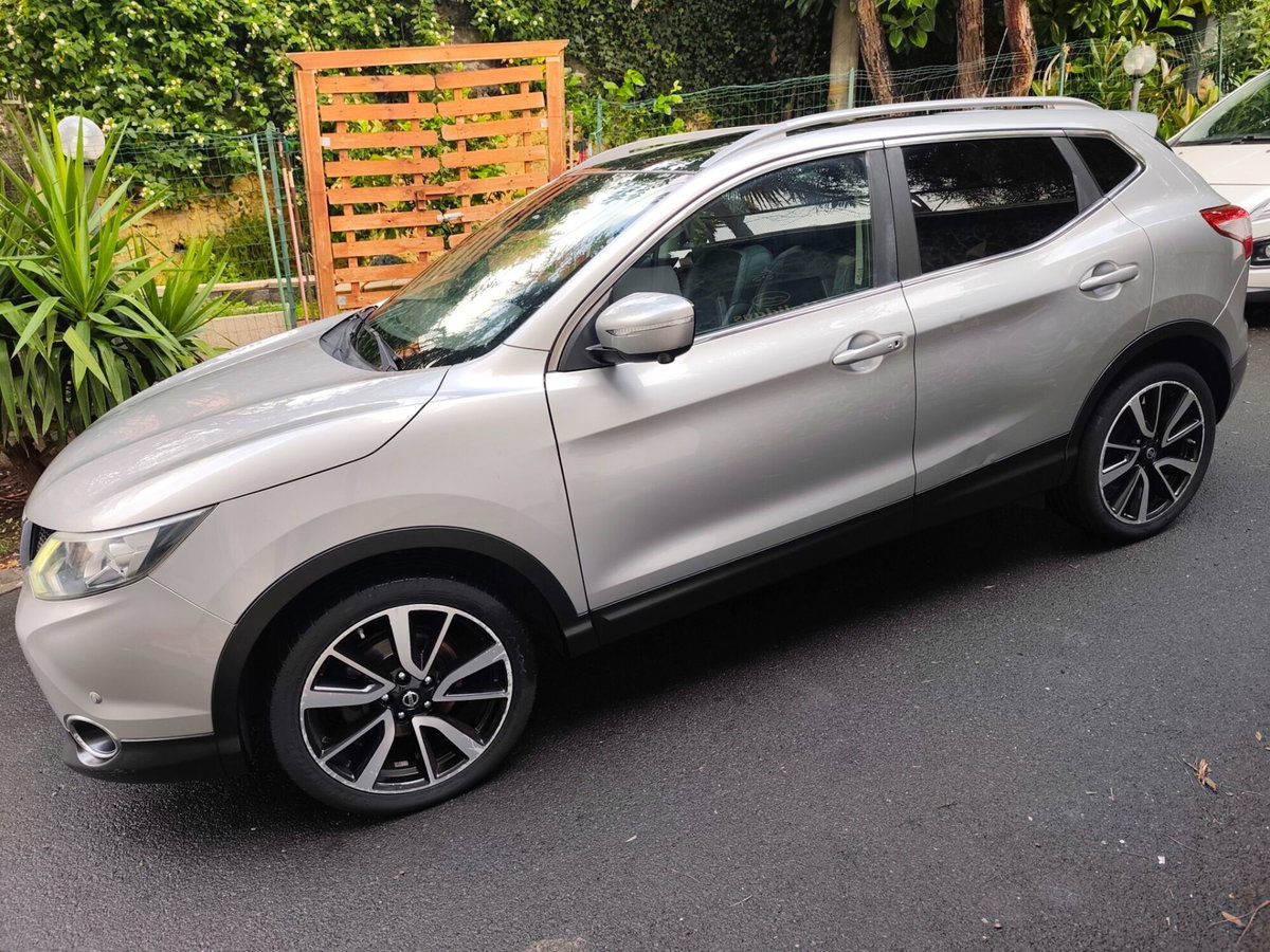 Nissan Qashqai 1.6 dCi 2WD Tekna (6)