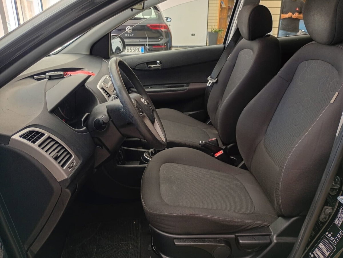 Hyundai i20 1.4 CRDi 5p. Comfort (8)