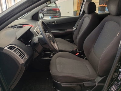 Hyundai i20 1.4 CRDi 5p. Comfort (8)
