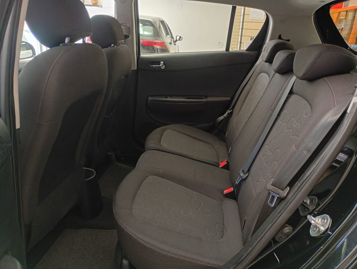 Hyundai i20 1.4 CRDi 5p. Comfort (9)