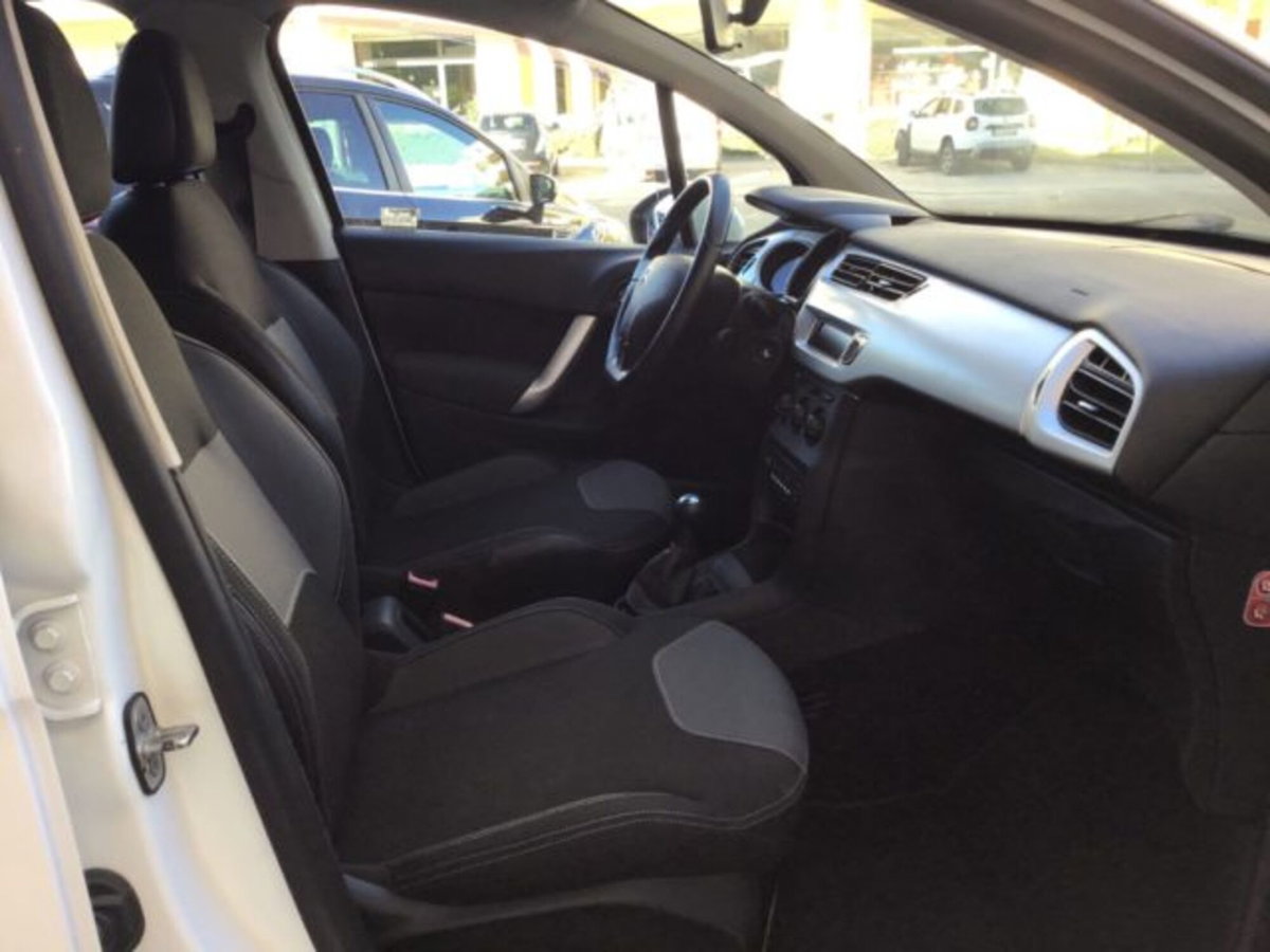 Citroen C3 1.4 HDi 70CV Seduction (9)