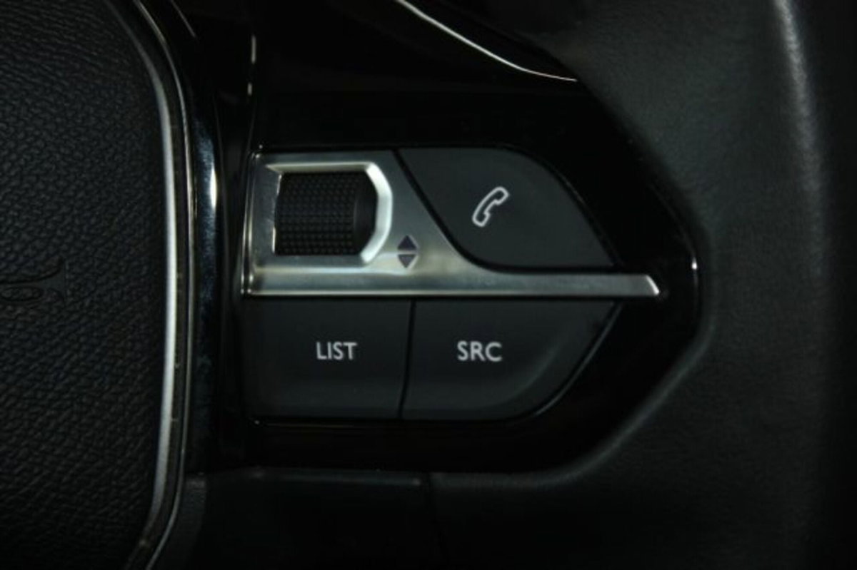 Peugeot 208 50 kWh Allure (11)