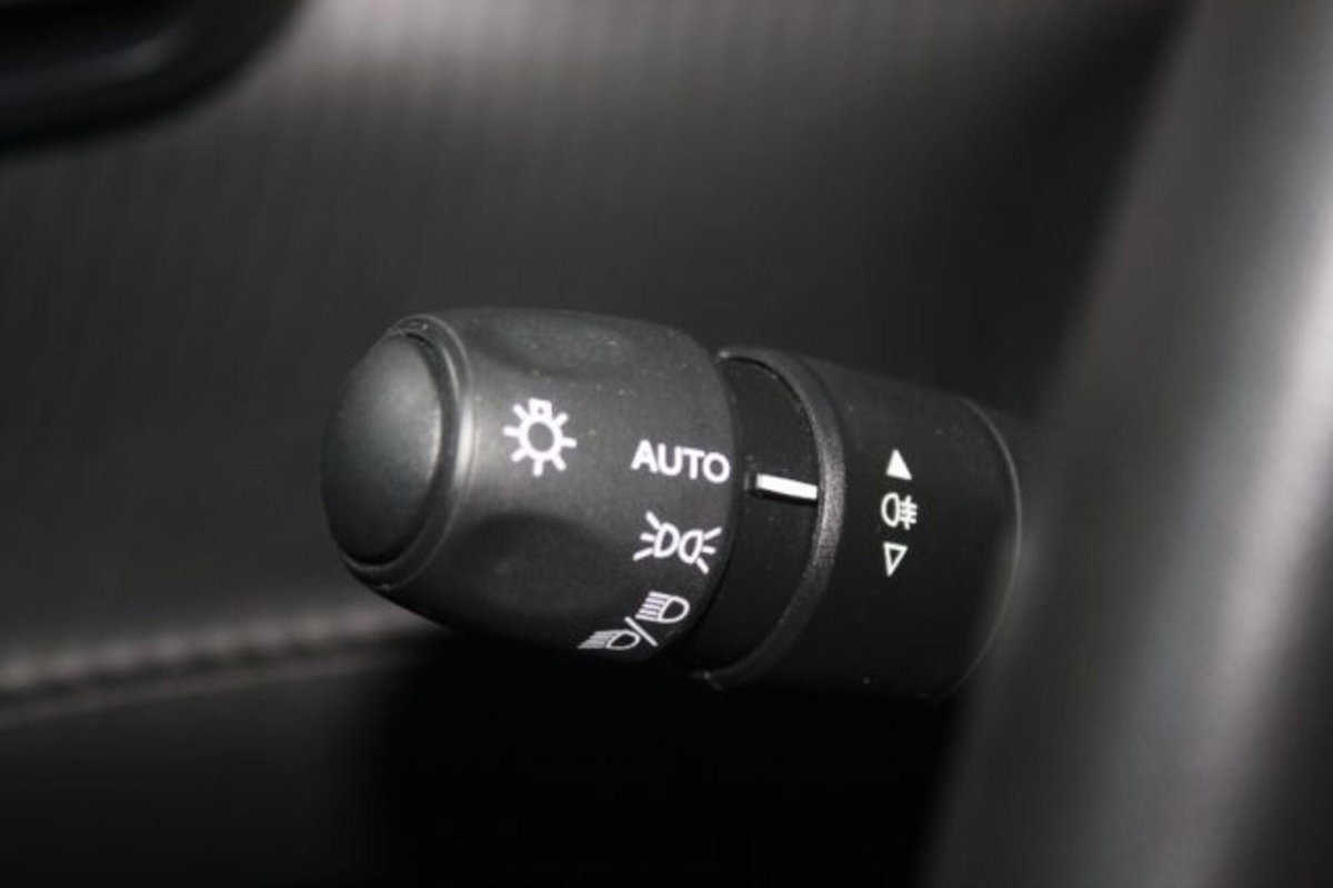 Peugeot 208 50 kWh Allure (14)