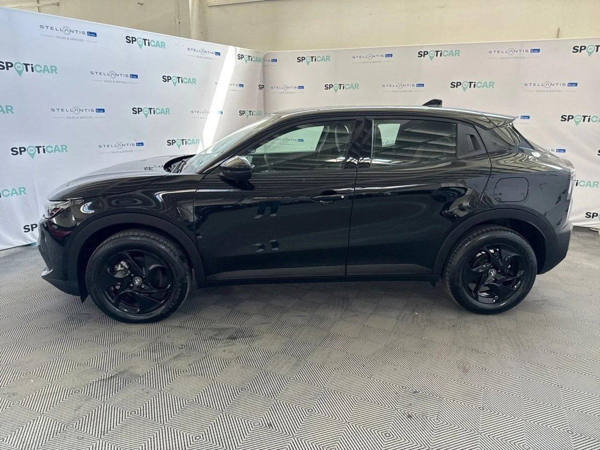 Alfa Romeo Junior 1.2 ibrida Q4 Ti 145cv edct6 (10)