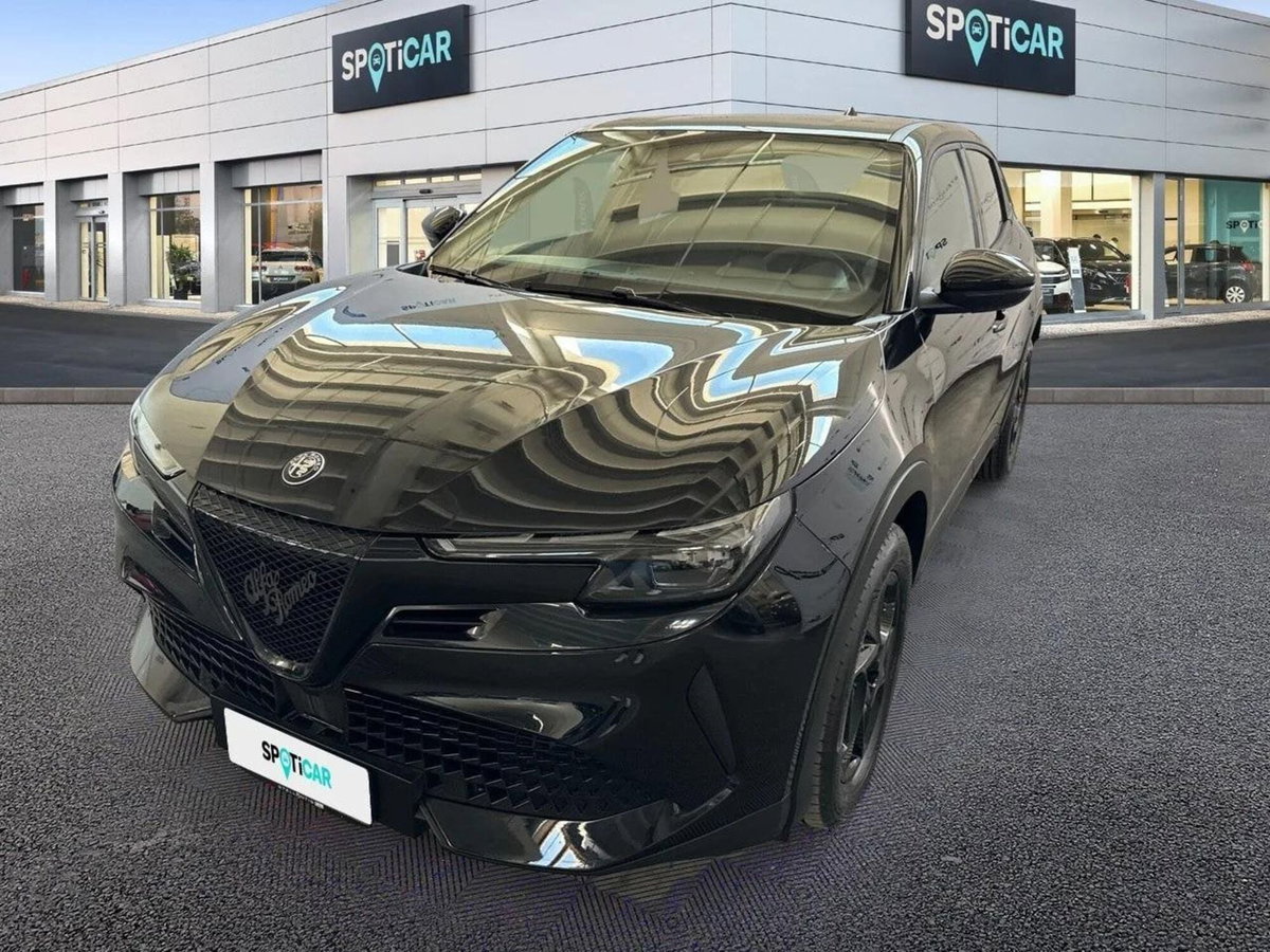Alfa Romeo Junior 1.2 ibrida Q4 Ti 145cv edct6 (2)