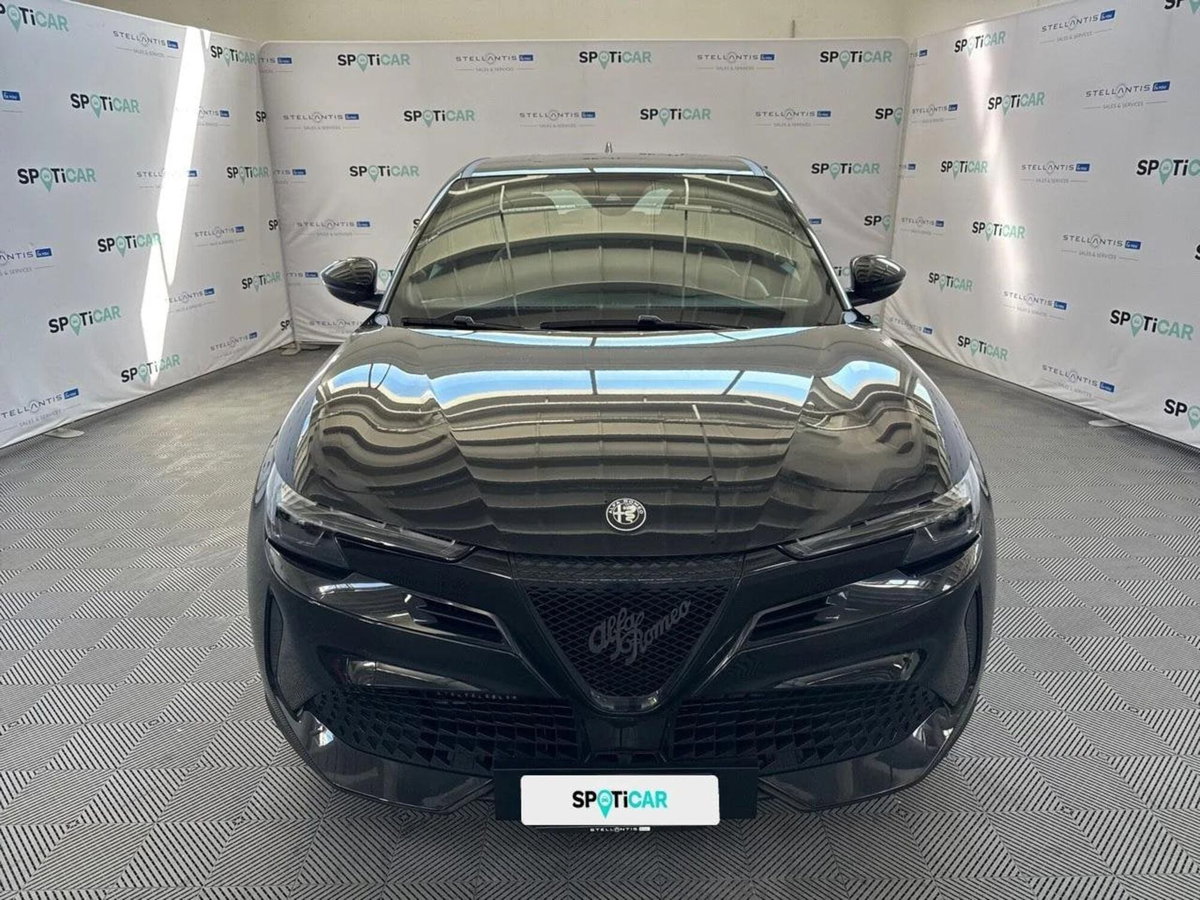 Alfa Romeo Junior 1.2 ibrida Q4 Ti 145cv edct6 (5)