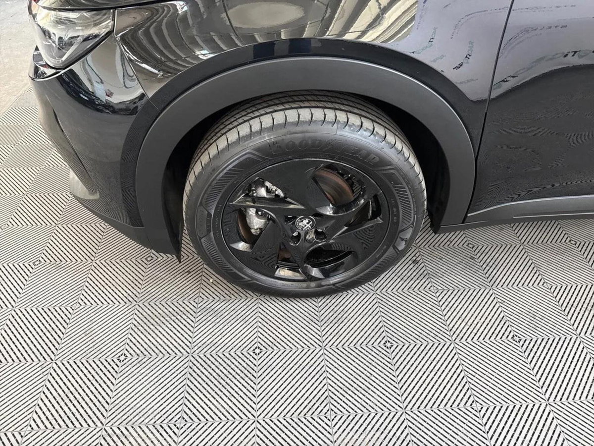 Alfa Romeo Junior 1.2 ibrida Q4 Ti 145cv edct6 (7)
