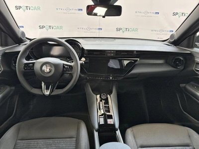 Alfa Romeo Junior 1.2 ibrida Q4 Ti 145cv edct6 (8)