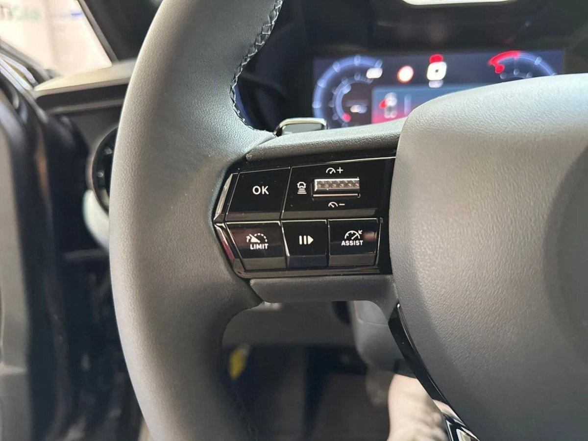 Alfa Romeo Junior 1.2 ibrida Q4 Ti 145cv edct6 (9)