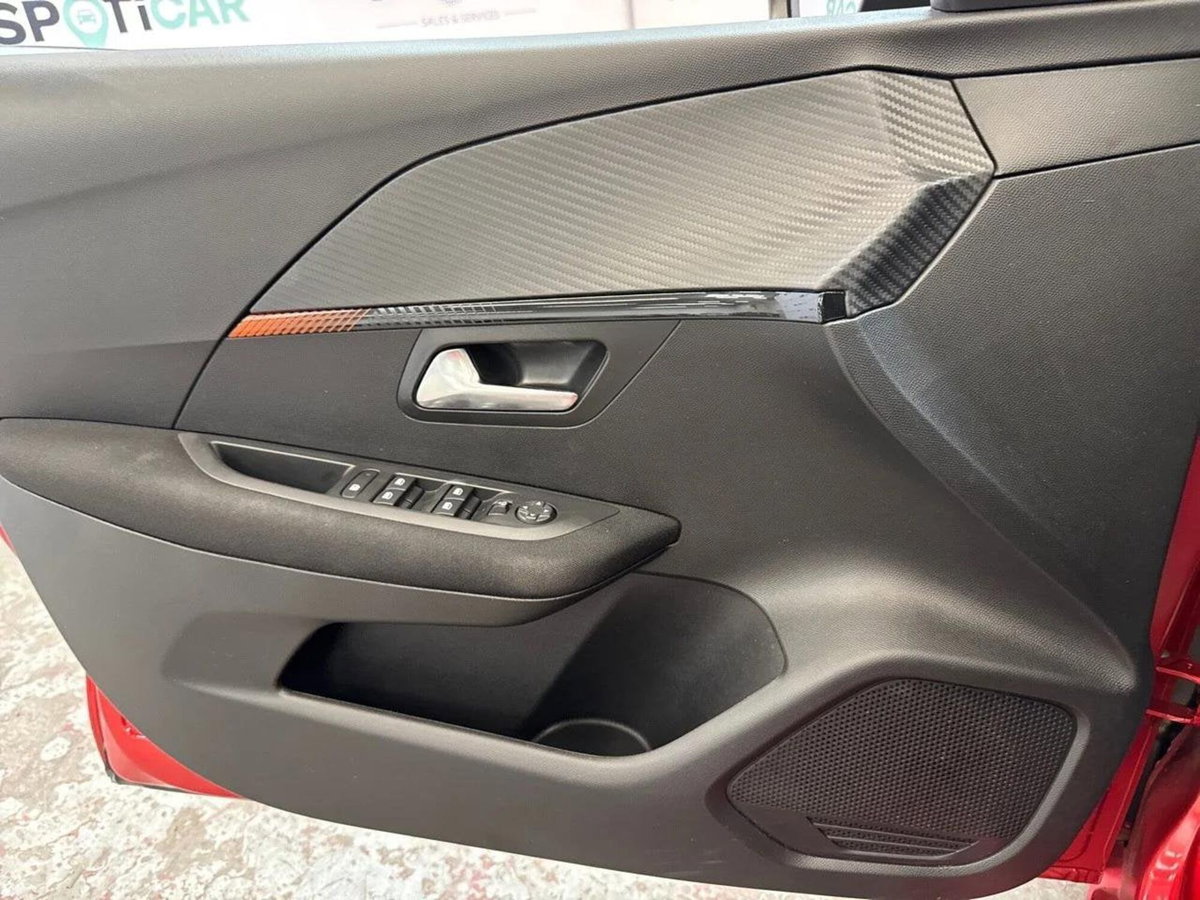 Peugeot 208 PureTech 100 Stop&Start EAT8 5 porte Active Pack (11)
