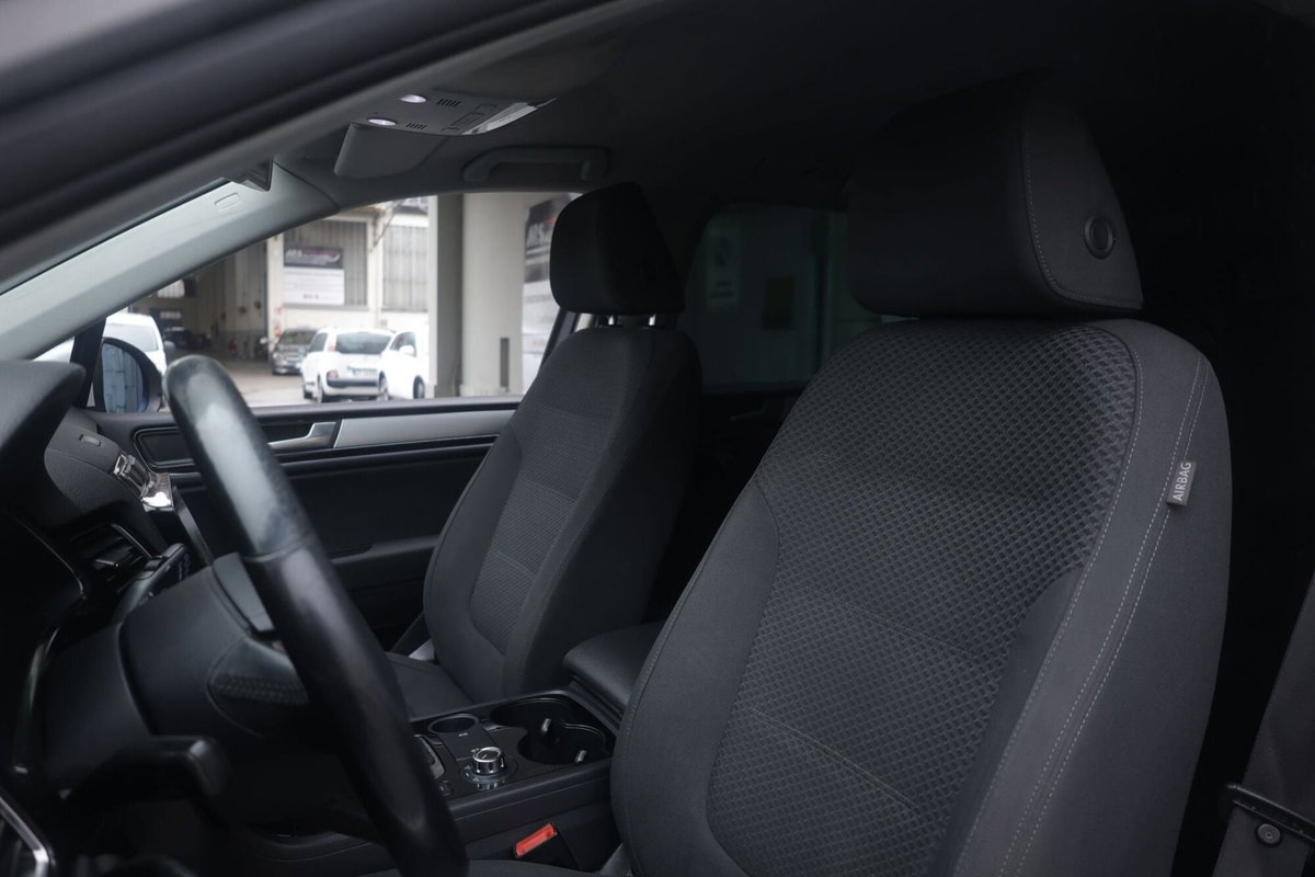 Volkswagen Touareg 3.0 TDI tiptronic BlueMotion Technology Executive (18)