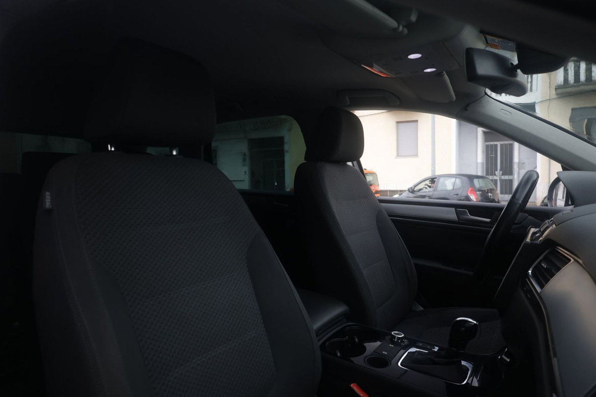 Volkswagen Touareg 3.0 TDI tiptronic BlueMotion Technology Executive (6)