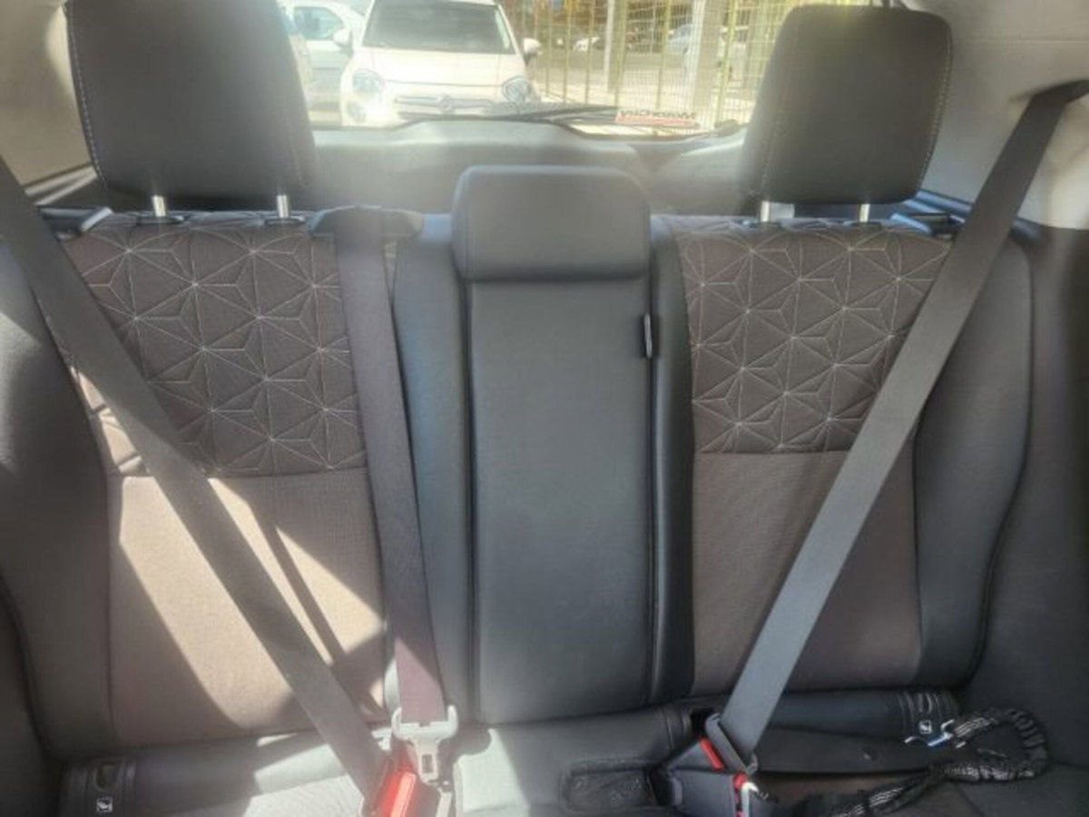Toyota Yaris Cross 1.5 Hybrid 5p. E-CVT AWD-i Lounge (15)