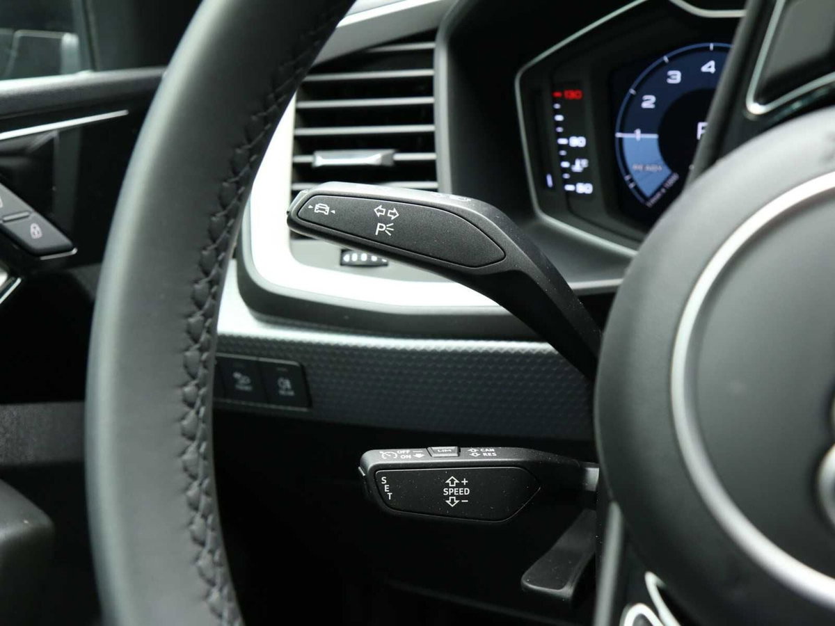 Audi A1 Sportback 30 TFSI S tronic S line edition (8)