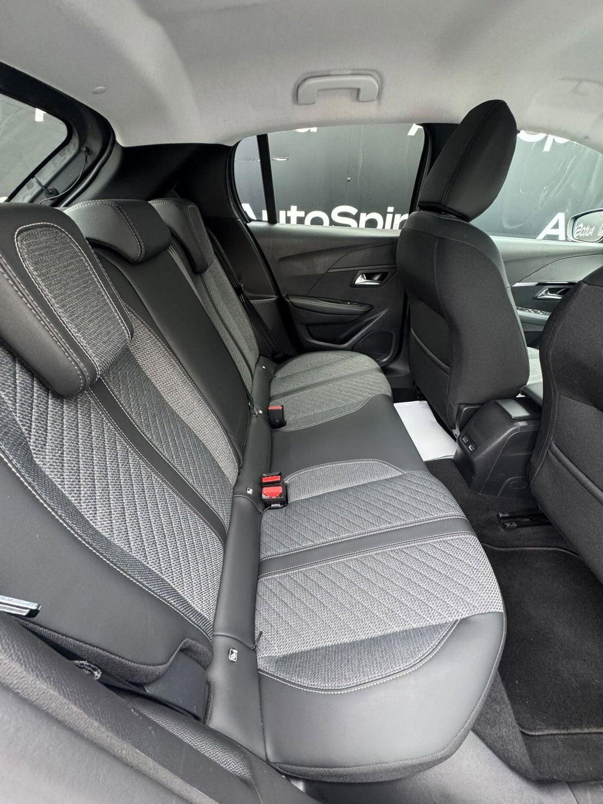 Peugeot 208 PureTech 100 Stop&Start 5 porte Allure (17)