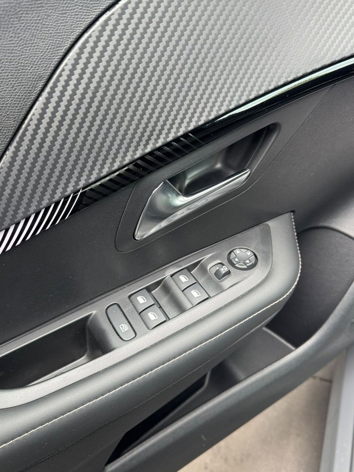 Peugeot 208 PureTech 100 Stop&Start 5 porte Allure (18)