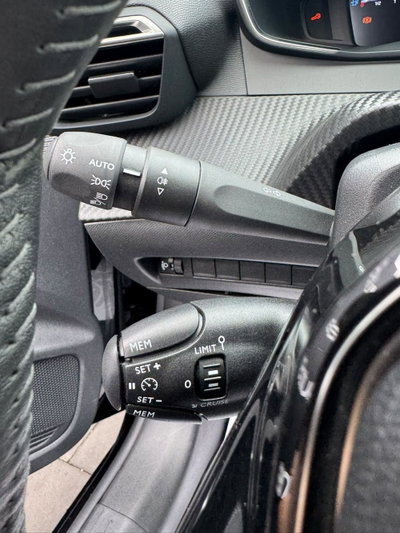 Peugeot 208 PureTech 100 Stop&Start 5 porte Allure (10)