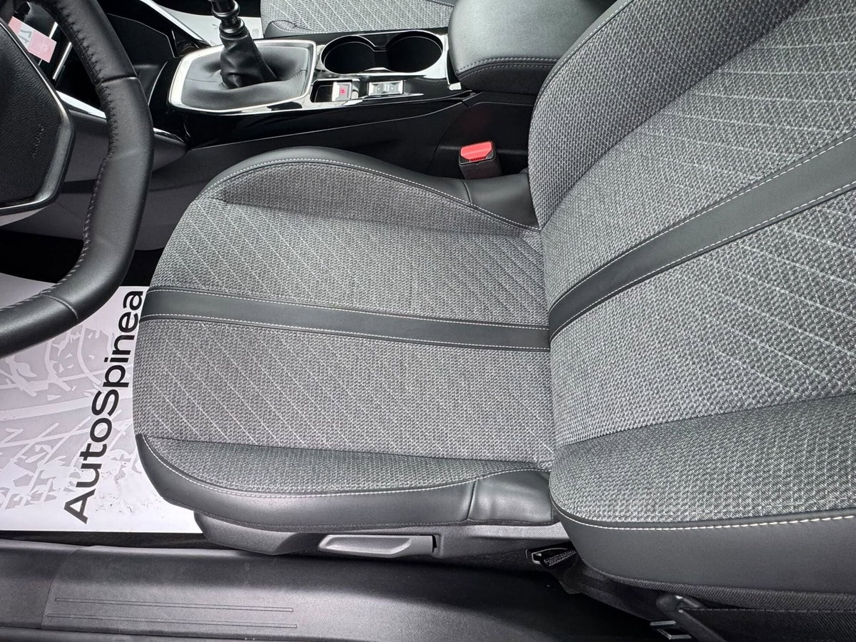 Peugeot 208 PureTech 100 Stop&Start 5 porte Allure (8)