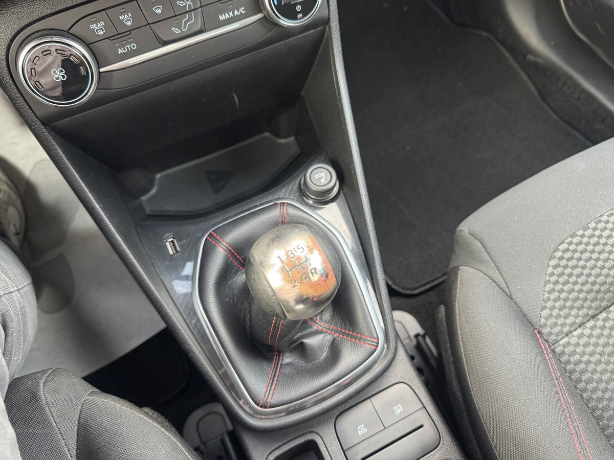 Ford Fiesta 1.1 85 CV 5 porte Plus (15)