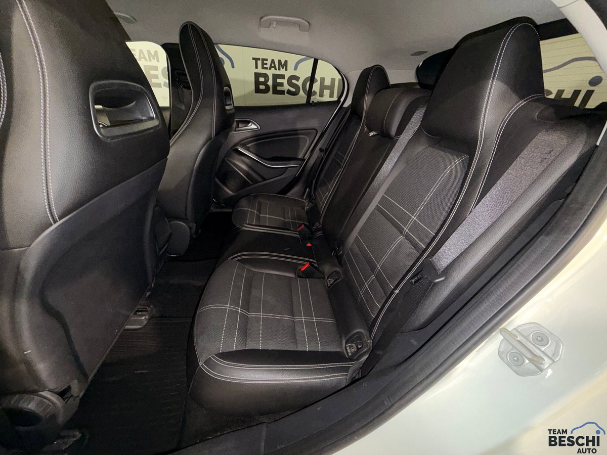 Mercedes-Benz GLA SUV 200 d Executive (16)