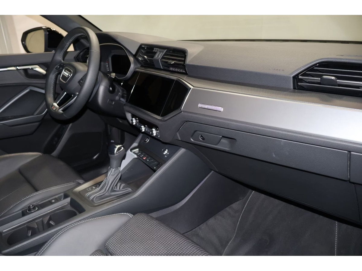 Audi Q3 Sportback 35 TDI quattro S tronic S line edition (9)