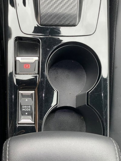 Peugeot 2008 1.2 hybrid Allure 145cv e-dcs6 (14)