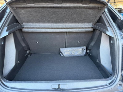 Peugeot 2008 1.2 hybrid Allure 145cv e-dcs6 (6)