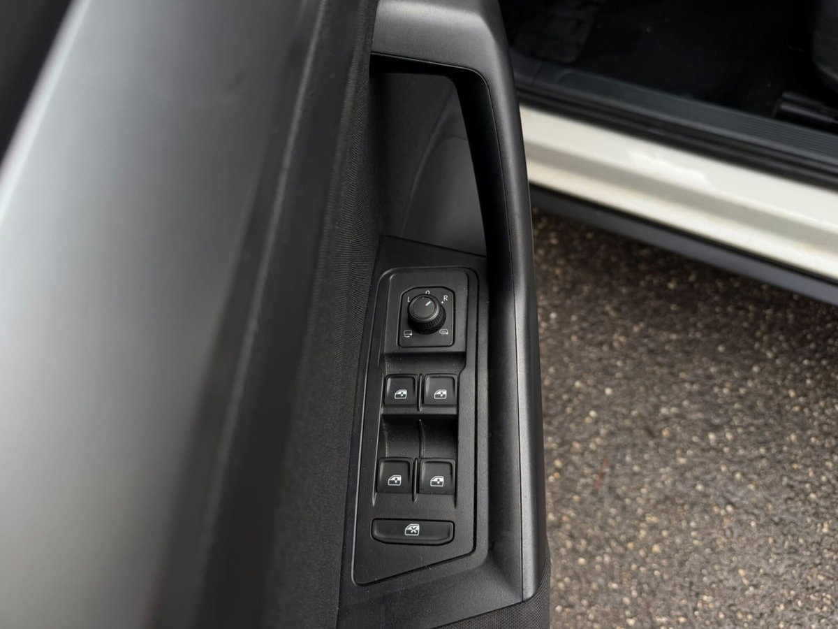 Volkswagen T-Roc 1.0 TSI Life (12)