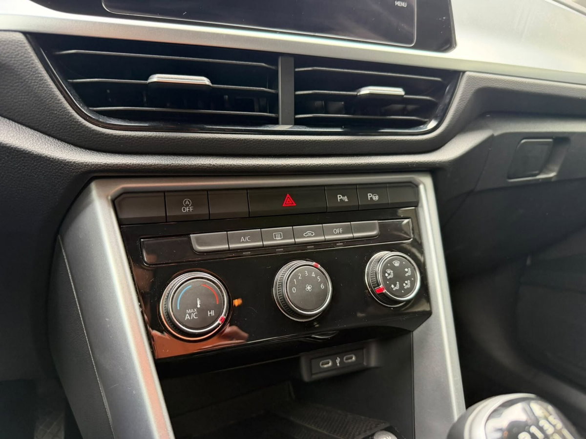 Volkswagen T-Roc 1.0 TSI Life (15)