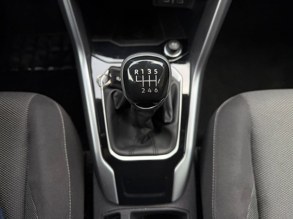 Volkswagen T-Roc 1.0 TSI Life (16)