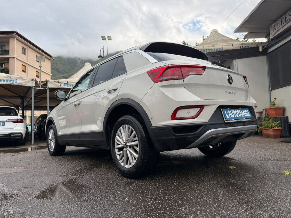 Volkswagen T-Roc 1.0 TSI Life (3)