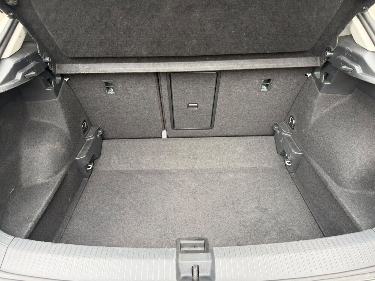 Volkswagen T-Roc 1.0 TSI Life (5)