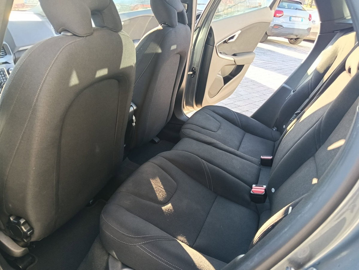 Volvo V40 Cross Country D2 Plus (11)