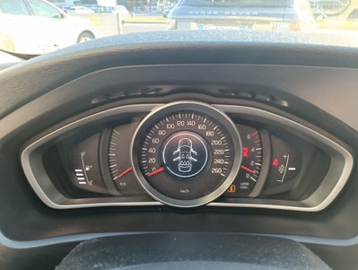 Volvo V40 Cross Country D2 Plus (9)