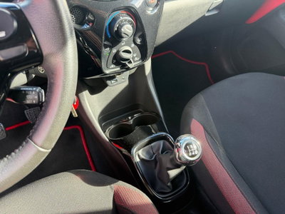 Toyota Aygo 1.0 VVT-i 69 CV 5 porte x-cool (12)