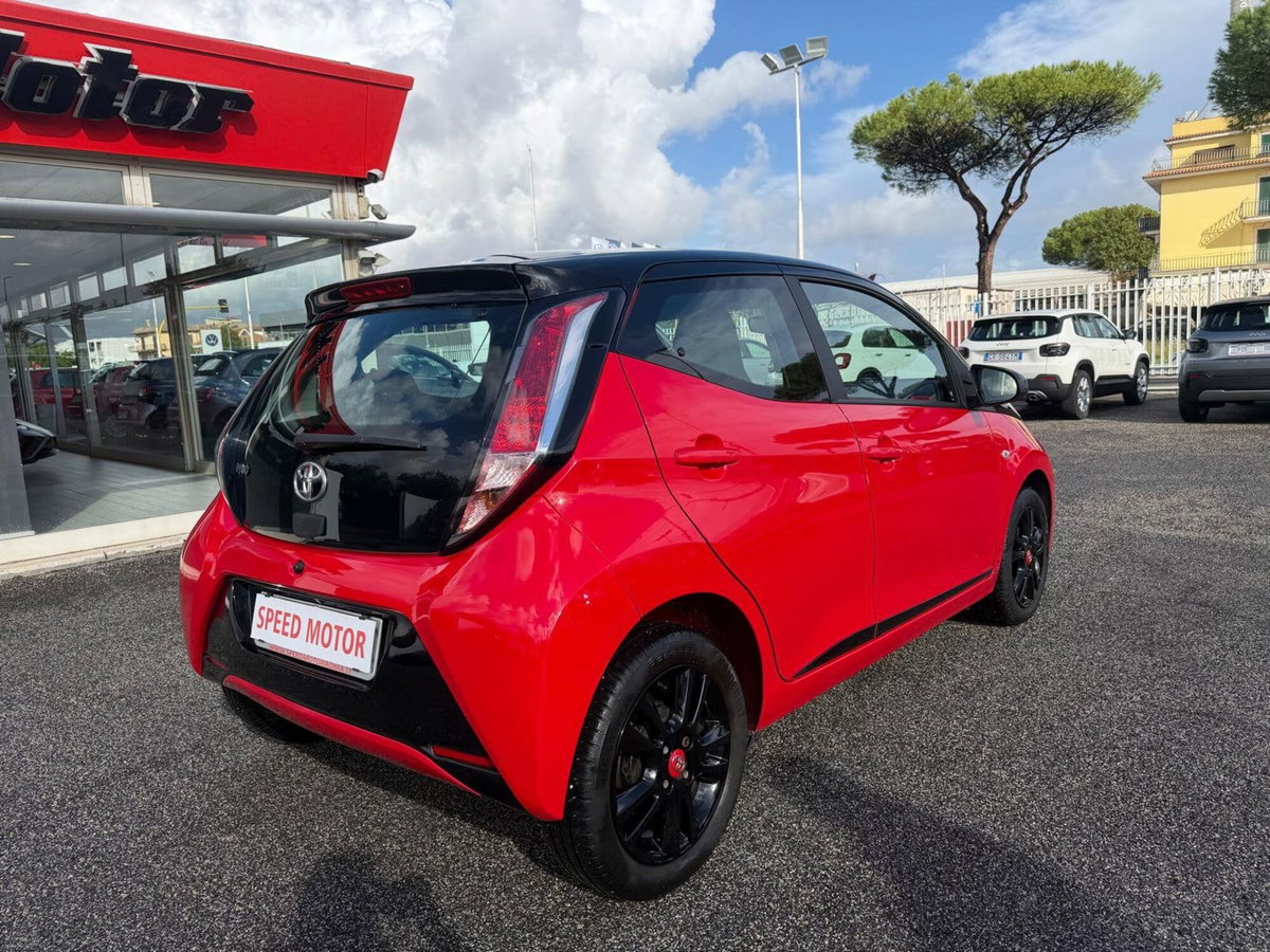 Toyota Aygo 1.0 VVT-i 69 CV 5 porte x-cool (5)