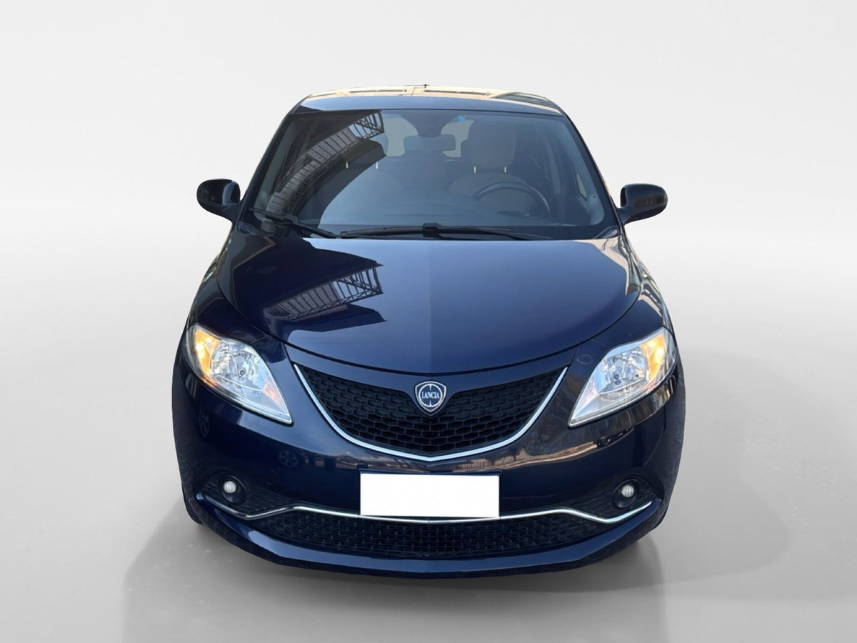 Lancia Ypsilon 1.2 69 CV 5 porte Platinum (3)