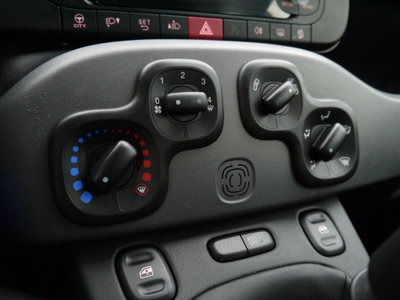 Fiat Panda 1.0 FireFly S&S Hybrid City Cross (16)