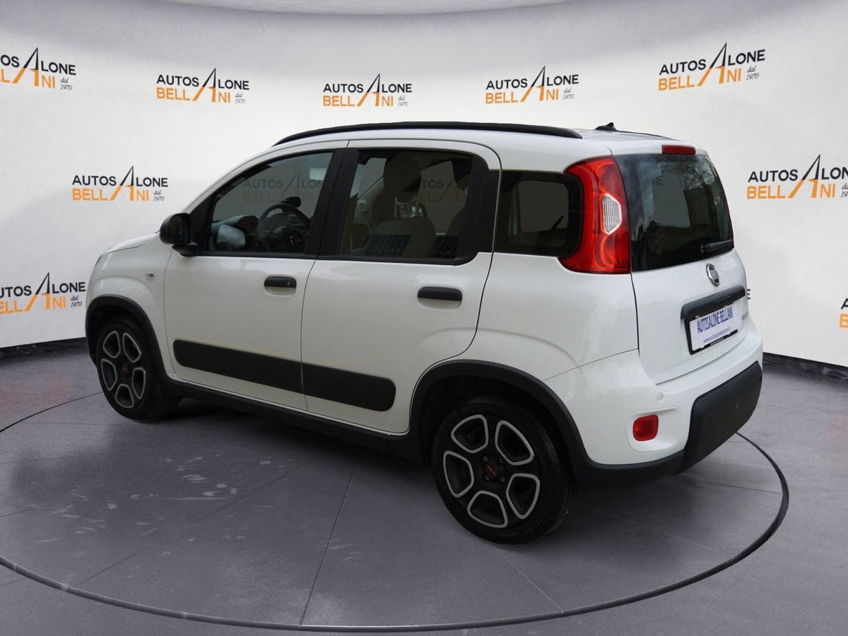 Fiat Panda 1.0 FireFly S&S Hybrid City Cross (4)