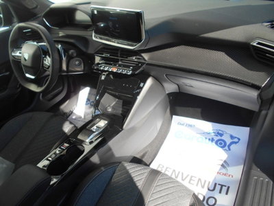 Peugeot 2008 54 kWh Allure (17)