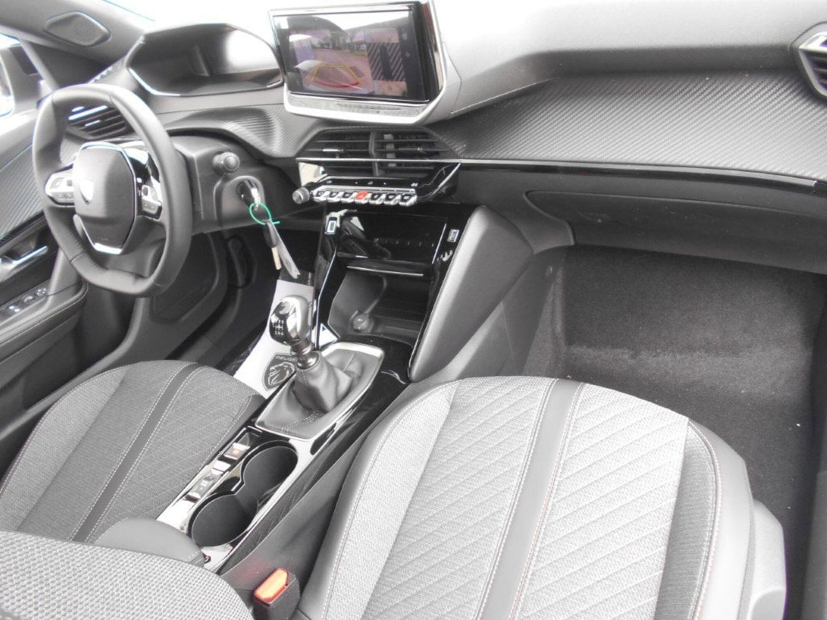 Peugeot 2008 PureTech 100 S&S Allure (8)