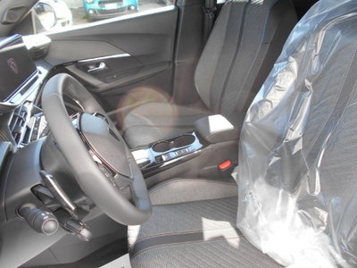 Peugeot 2008 54 kWh Allure (12)