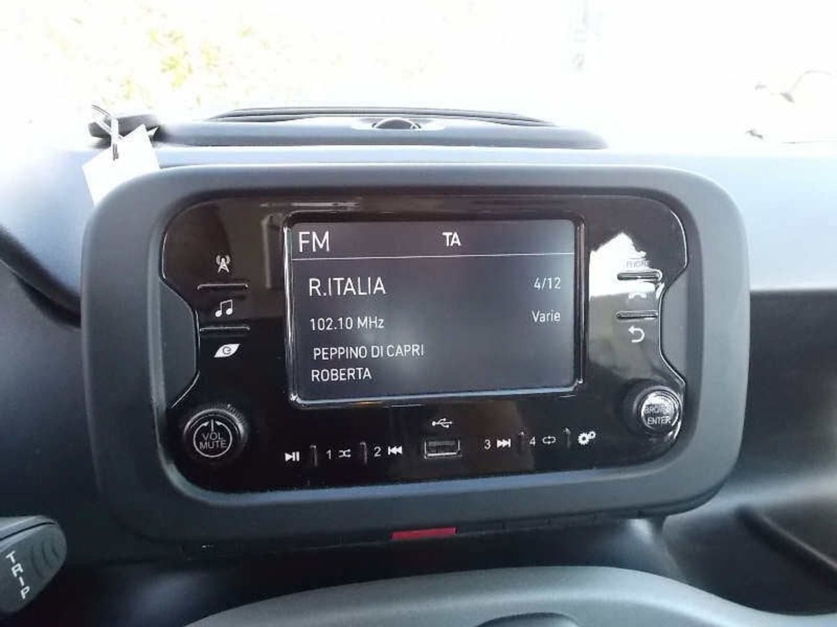 Fiat Panda 1.0 FireFly S&S Hybrid City Cross (4)